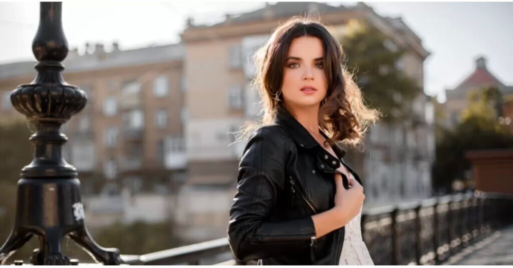 Geci-si-jachete-pentru-inceputul-de-toamna-–-descopera-o-selectie-de-modele-la-moda.jpg